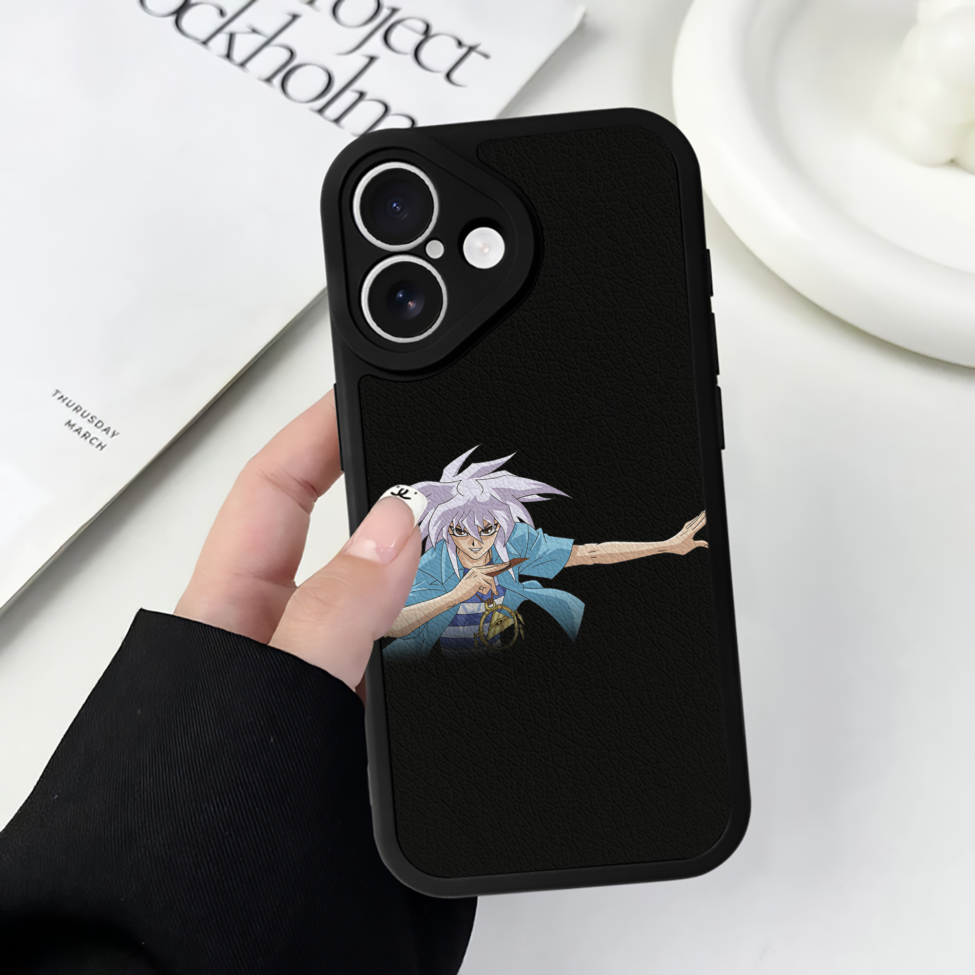 遊☆戯☆王 Yu-Gi-Oh! 【iPhone 16シリーズ対応】シリコンスマホケース（レザー調） 材質：シリコン